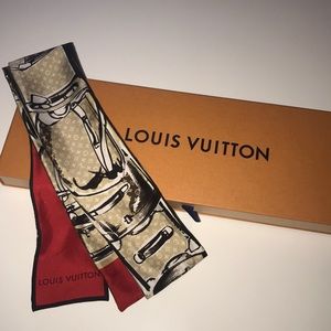 Louis Vuitton Silk / Scarf